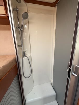 2011 Hymer B678 — photo 5 of 26