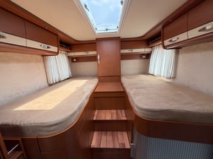 2011 Hymer B678 — photo 8 of 26