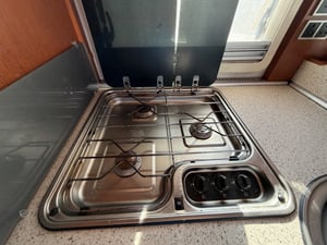 2011 Hymer B678 — photo 18 of 26