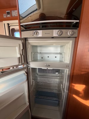 2011 Hymer B678 — photo 23 of 26