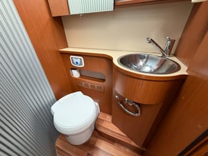 2011 Hymer B678 — photo 30 of 56