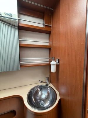 2011 Hymer B678 — photo 34 of 56