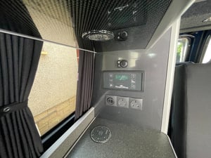  Volkswagen Transporter T30 LWB Campervan  — photo 24 of 62