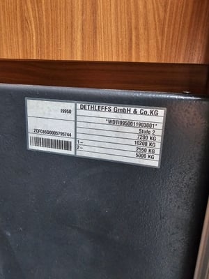 2012 Dethleffs Premium Liner — photo 15 of 24
