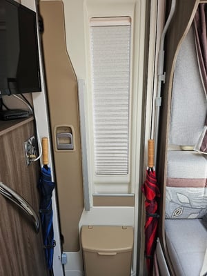 2018 Auto-Sleepers Broadway FB — photo 13 of 24