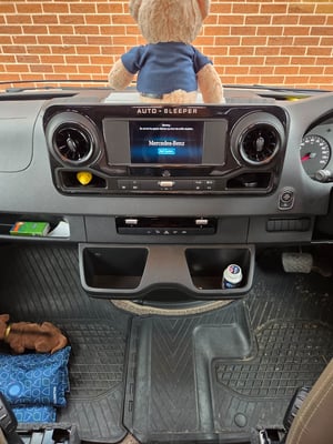 2022 Autosleeper Burford — photo 7 of 39