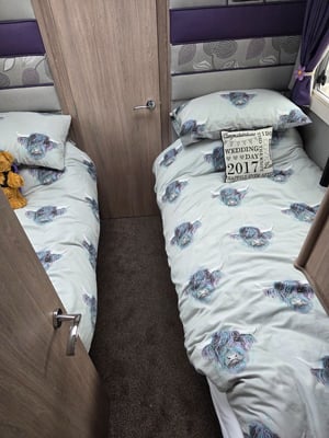 2022 Autosleeper Burford — photo 16 of 39