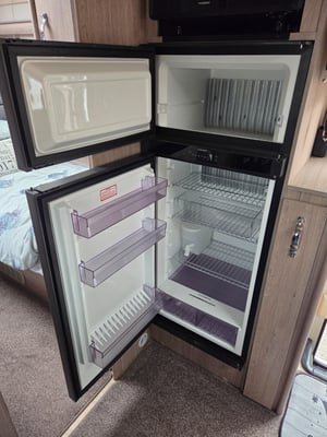 2022 Autosleeper Burford — photo 21 of 39