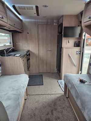 2022 Autosleeper Burford — photo 29 of 39