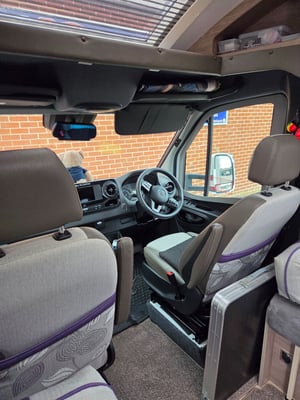 2022 Autosleeper Burford — photo 9 of 39