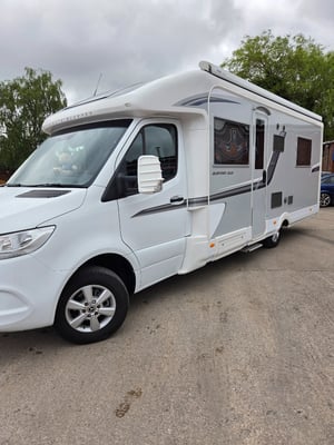 2022 Autosleeper Burford — photo 2 of 39