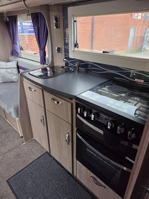 2022 Autosleeper Burford — photo 34 of 39