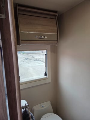 2022 Autosleeper Burford — photo 35 of 39