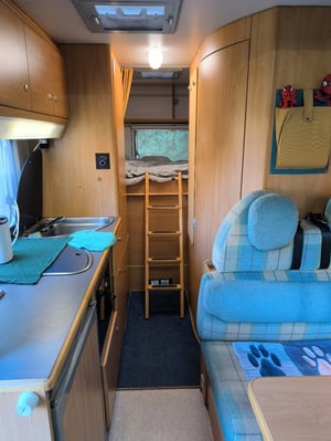 2002 Knaus Sun Traveller 708g — photo 8 of 16