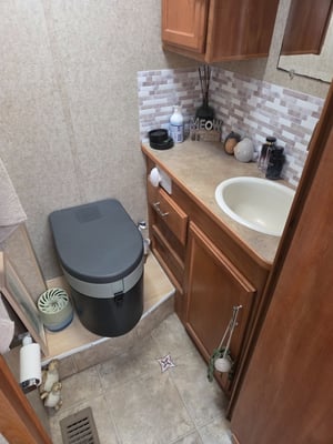 2007 Winnebago Sightseer — photo 5 of 8
