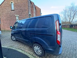 2022 Ford Transit Custom — photo 39 of 60