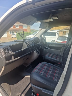 2016 Volkswagen T28 Campervan — photo 10 of 31