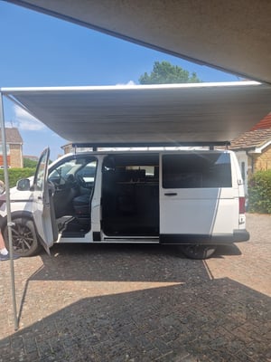 2016 Volkswagen T28 Campervan — photo 4 of 31