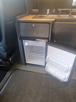 2016 Volkswagen T28 Campervan — photo 26 of 31