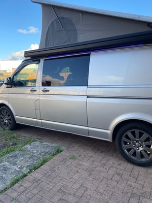 2010 Volkswagen Campervan — photo 5 of 13