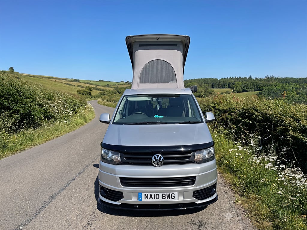 2010 Volkswagen Campervan - Image 1