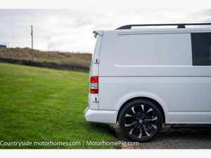 2013 Volkswagen Transporter T30 — photo 8 of 42