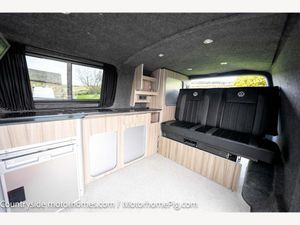 2013 Volkswagen Transporter T30 — photo 4 of 42
