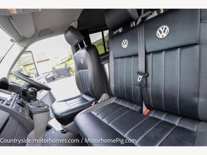 2013 Volkswagen Transporter T30 — photo 18 of 42