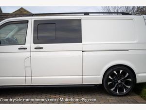 2013 Volkswagen Transporter T30 — photo 20 of 42