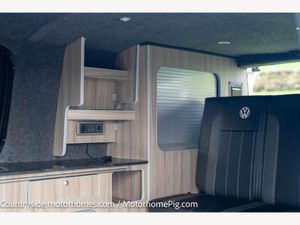 2013 Volkswagen Transporter T30 — photo 25 of 42