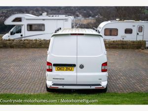 2013 Volkswagen Transporter T30 — photo 37 of 42