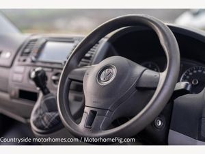 2013 Volkswagen Transporter T30 — photo 39 of 42