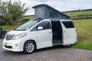2024 Toyota Alphard 2.4 — photo 1 of 62
