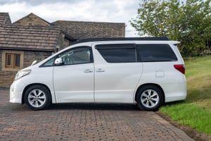 2024 Toyota Alphard 2.4 — photo 14 of 62