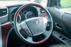 2024 Toyota Alphard 2.4 — photo 36 of 62