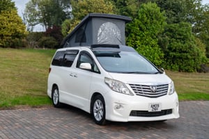 2024 Toyota Alphard 2.4 — photo 10 of 62