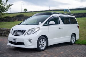 2024 Toyota Alphard 2.4 — photo 4 of 62