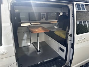 2015 Volkswagen Transporter T6 — photo 5 of 11