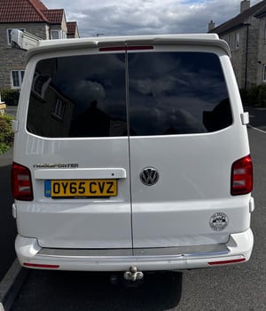 2015 Volkswagen Transporter T6 — photo 7 of 11
