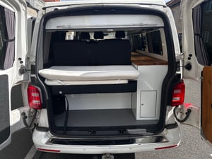 2015 Volkswagen Transporter T6 — photo 9 of 11