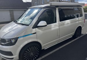 2015 Volkswagen Transporter T6 — photo 10 of 11