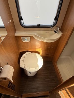 2016 Auto-Trail Tribute 720 — photo 18 of 20