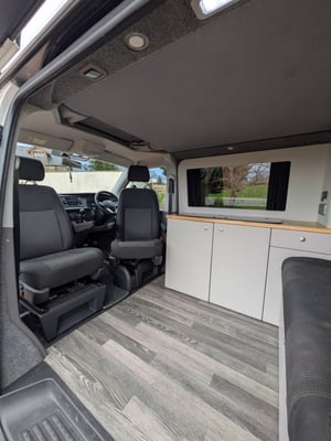 2022 Volkswagen T6 Campervan — photo 8 of 15