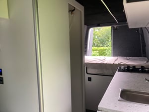 2014 Mercedes Mercedes Sprinter converted campervan — photo 4 of 11