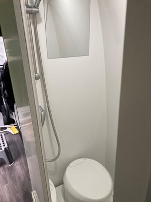 2014 Mercedes Mercedes Sprinter converted campervan — photo 8 of 11