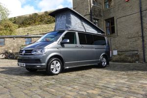 2018 Volkswagen VW T6 LWB Highline — photo 16 of 87
