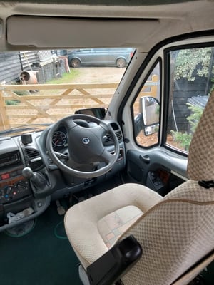 2003 Auto-Trail Cheyenne 635 — photo 10 of 15