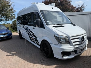 2017 Mercedes-Benz Sprinter — photo 2 of 4
