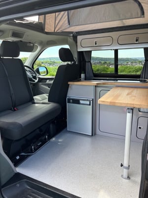 2016 Volkswagen Transporter T6 SWB — photo 16 of 33