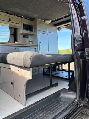 2016 Volkswagen Transporter T6 SWB — photo 22 of 33